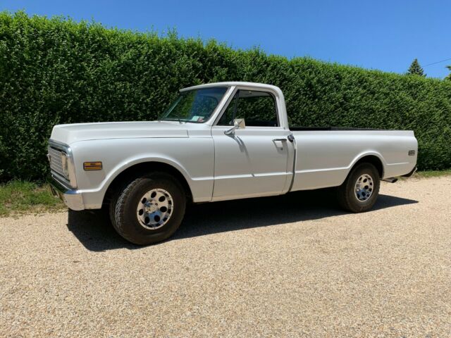 1971 White Chevrolet C-10 Standard Cab Pickup