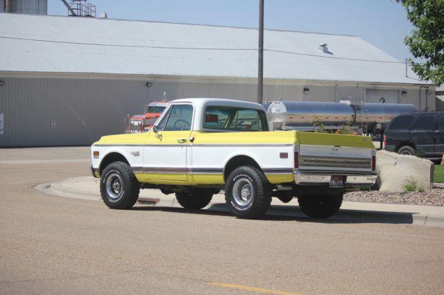 1971 yellow/white Chevrolet C-10