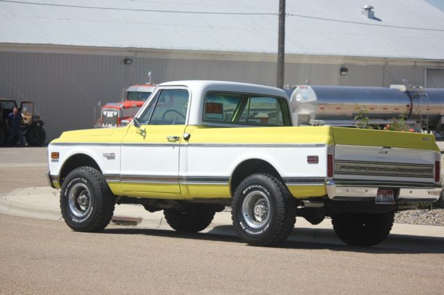 1971 yellow/white Chevrolet C-10