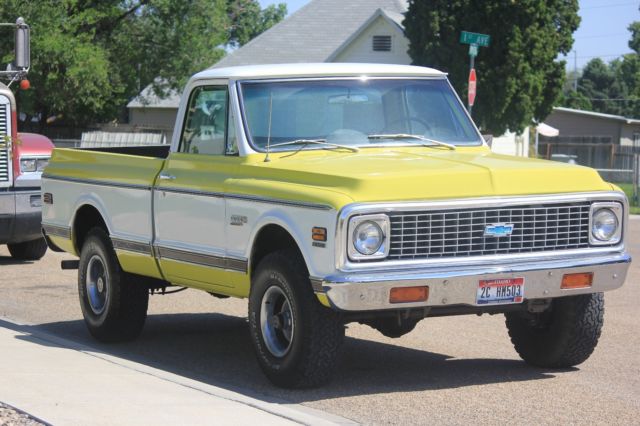 1971 yellow/white Chevrolet C-10