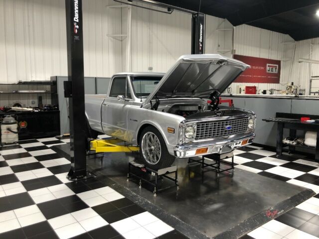 1971 Silver Chevrolet C-10