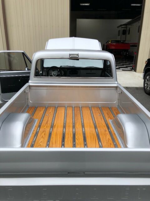 1971 Silver Chevrolet C-10