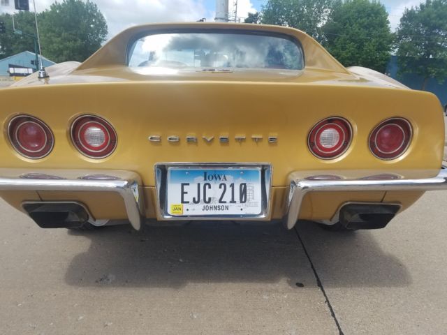 1971 war bonnet yellow Chevrolet Corvette Coupe