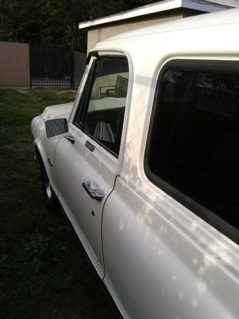 1971 White Chevrolet Blazer