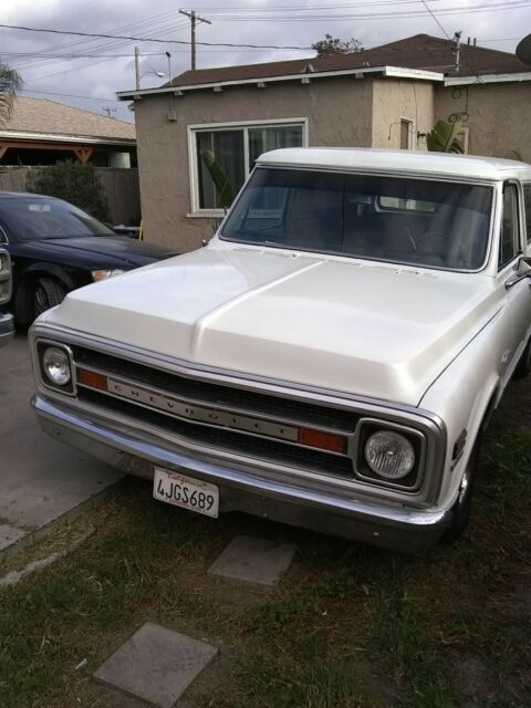 1971 White Chevrolet Blazer