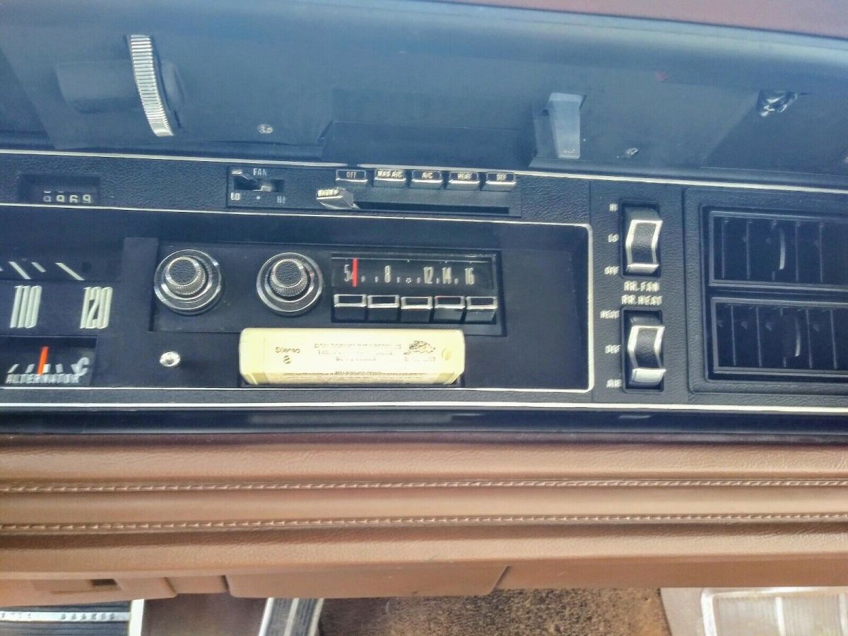 1971 Green Chrysler 300 Sports car