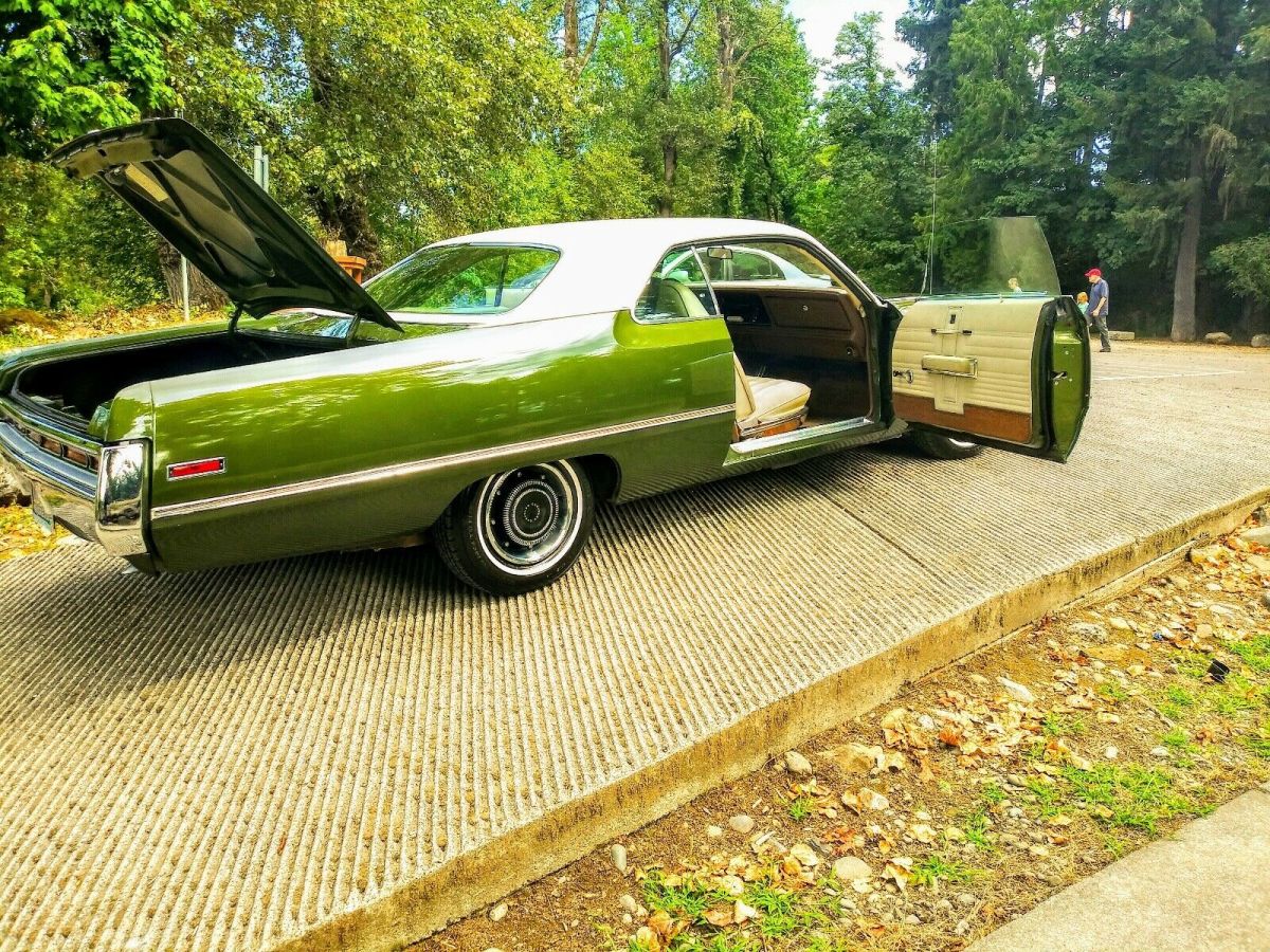 1971 Green Chrysler 300 Sports car