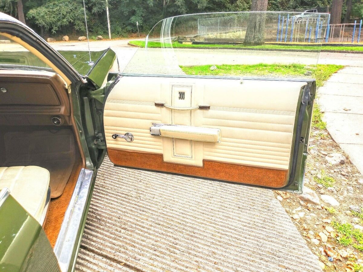 1971 Green Chrysler 300 Sports car