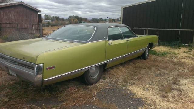 1971 green Chrysler New Yorker