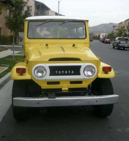 1971 Yellow and White top Toyota Land Cruiser Truck /hard top comes off