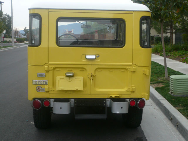 1971 Yellow and White top Toyota Land Cruiser Truck /hard top comes off