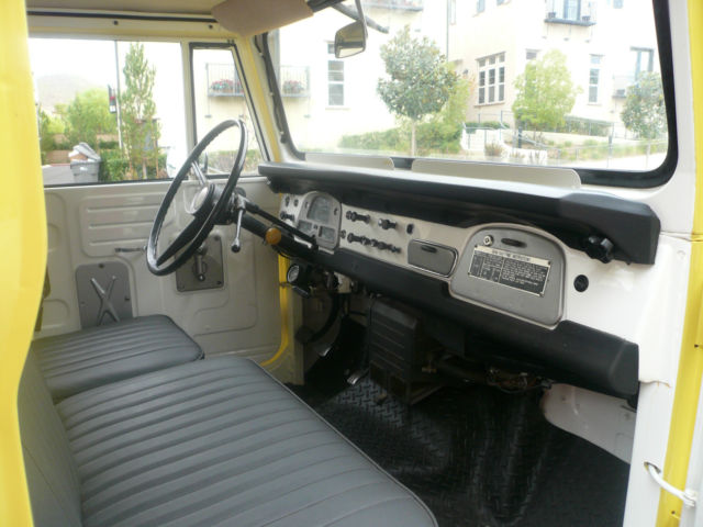 1971 Yellow and White top Toyota Land Cruiser Truck /hard top comes off