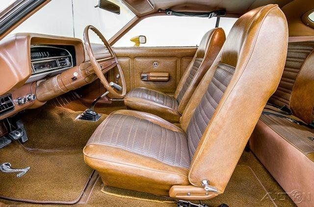 1971 Gold Ford Torino