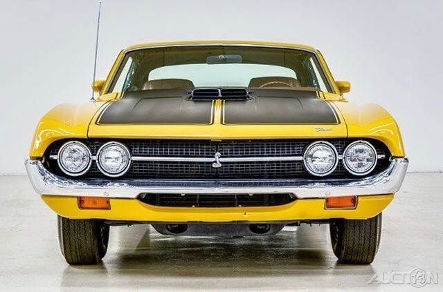 1971 Gold Ford Torino