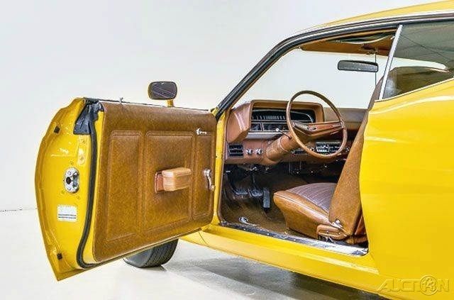 1971 Gold Ford Torino