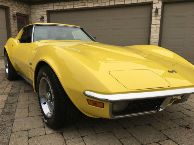 1971 Yellow Chevrolet Corvette Coupe