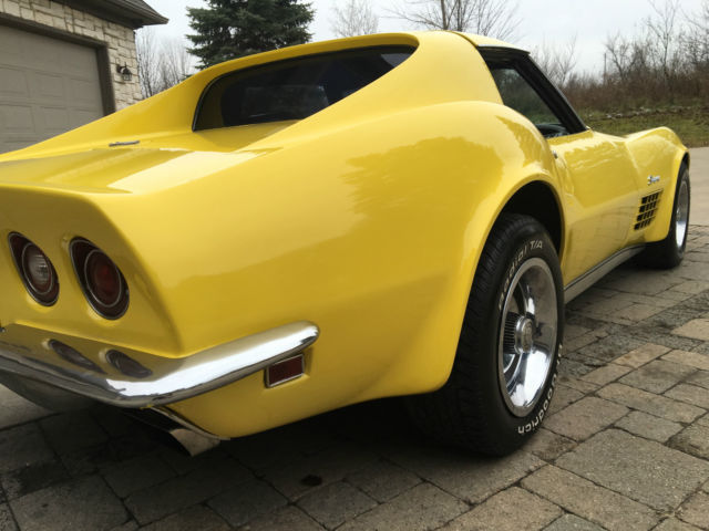 1971 Yellow Chevrolet Corvette Coupe