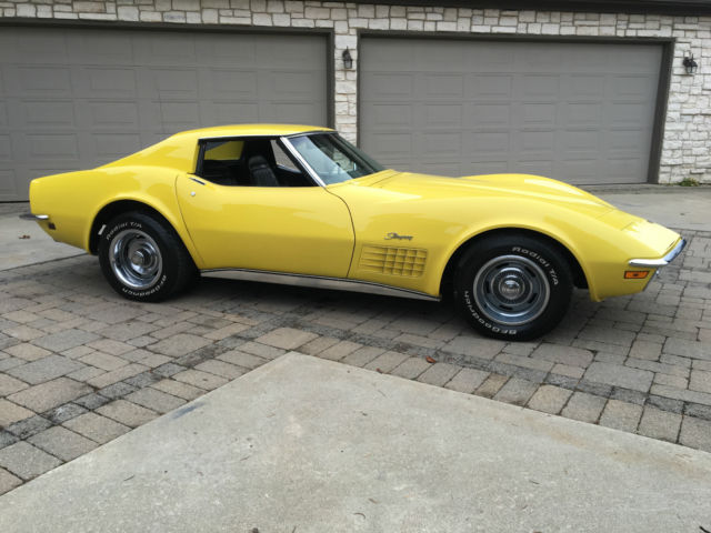 1971 Yellow Chevrolet Corvette Coupe