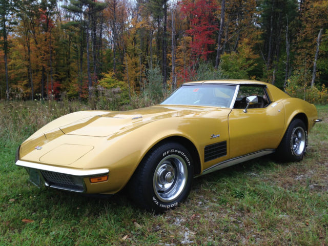 1971 Warbonnet Yellow Chevrolet Corvette Coupe