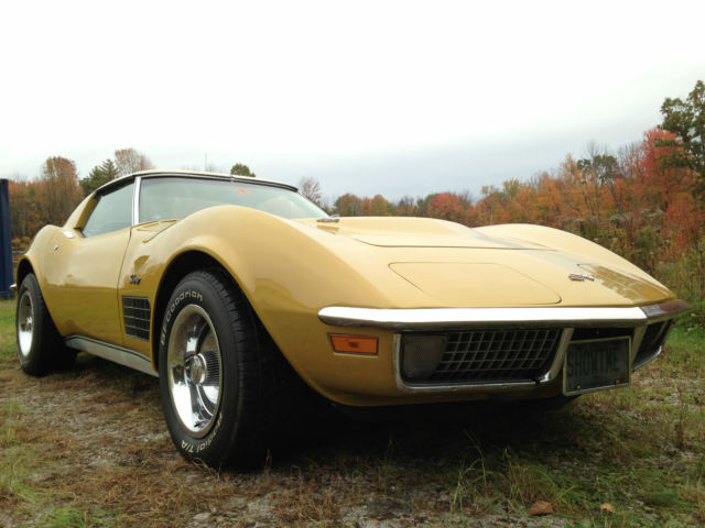 1971 Warbonnet Yellow Chevrolet Corvette Coupe