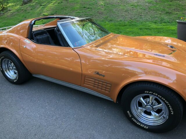 1971 Orange Chevrolet Corvette Coupe