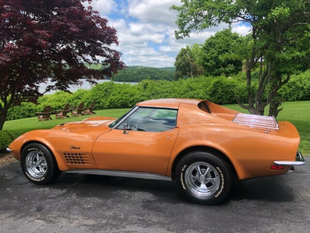 1971 Orange Chevrolet Corvette Coupe