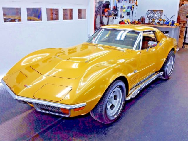 1971 War Bonnet Yellow Chevrolet Corvette Coupe
