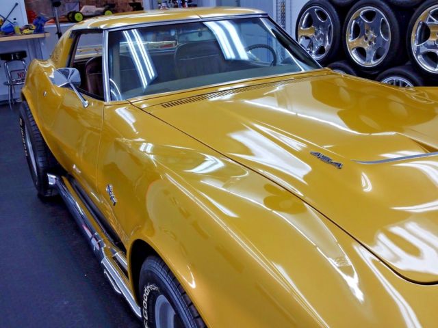 1971 War Bonnet Yellow Chevrolet Corvette Coupe