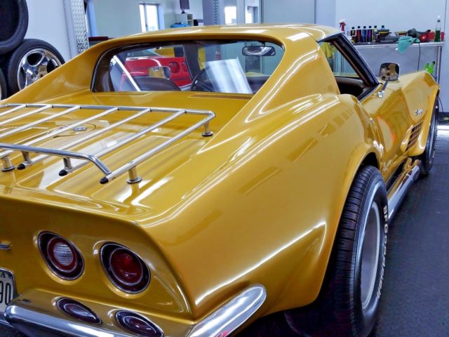 1971 War Bonnet Yellow Chevrolet Corvette Coupe