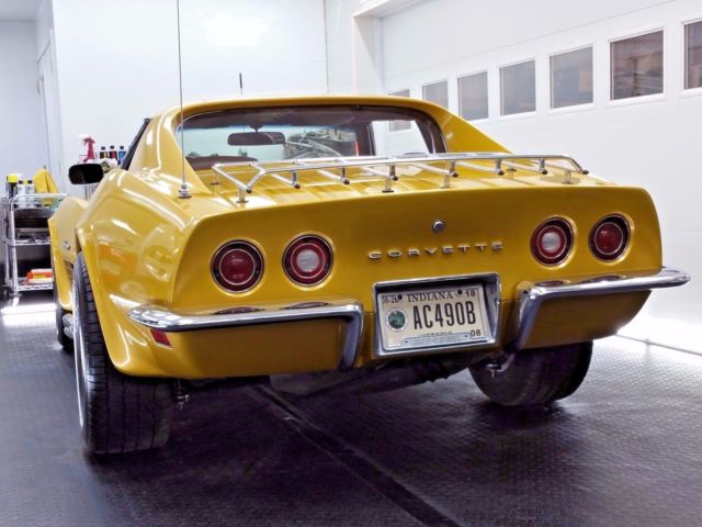 1971 War Bonnet Yellow Chevrolet Corvette Coupe