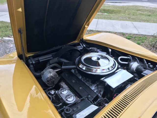 1971 War Bonnet Yellow (Gold) Chevrolet Corvette Coupe