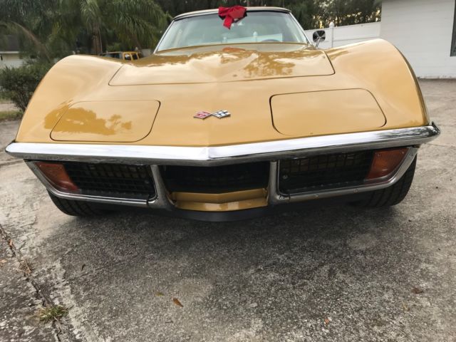 1971 War Bonnet Yellow (Gold) Chevrolet Corvette Coupe