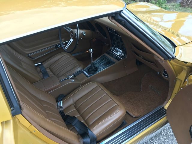 1971 War Bonnet Yellow (Gold) Chevrolet Corvette Coupe