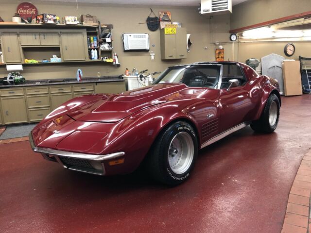 1971 Burgundy Chevrolet Corvette Coupe