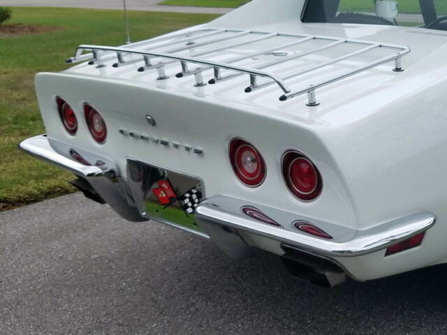 1971 White Chevrolet Corvette Coupe