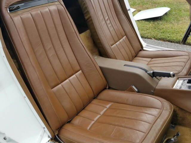 1971 White Chevrolet Corvette Coupe