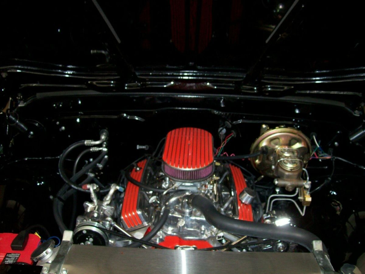 1971 Black/white Chevrolet C-10 long bed