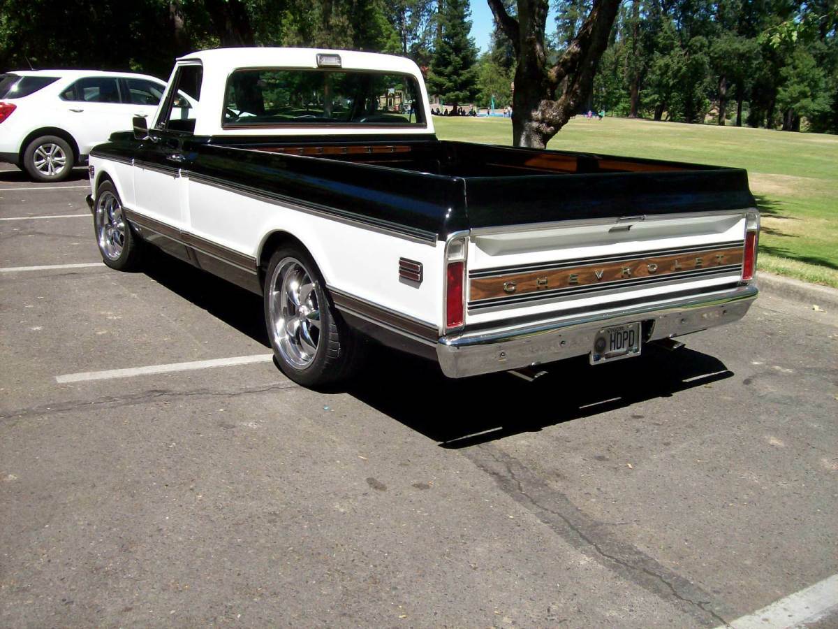 1971 Black/white Chevrolet C-10 long bed