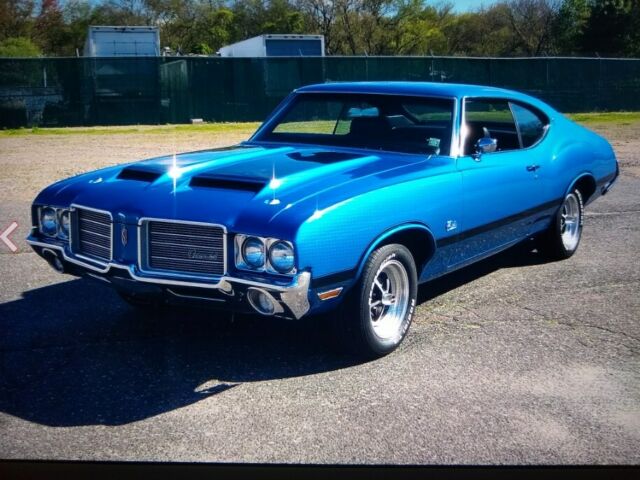 1971 Red Oldsmobile Cutlass