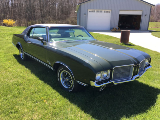 1971 Green Oldsmobile Cutlass Coupe