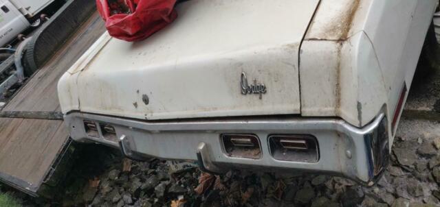 1971 White Dodge Dart