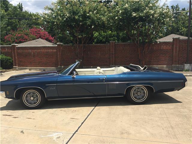 1971 Blue Oldsmobile Eighty-Eight --