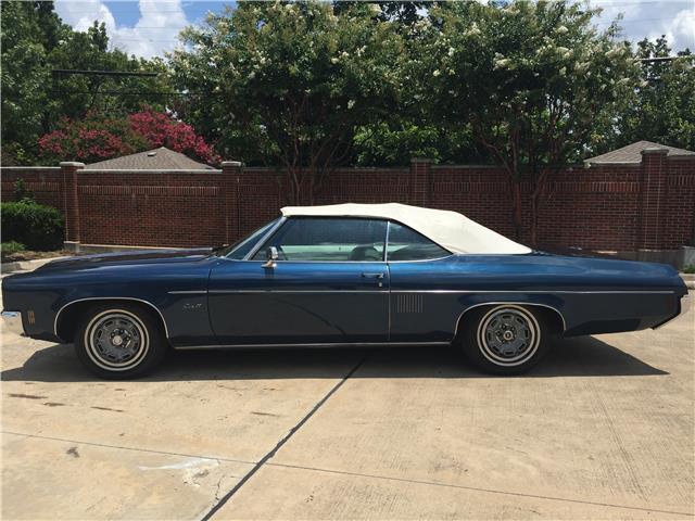 1971 Blue Oldsmobile Eighty-Eight --
