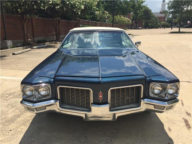 1971 Blue Oldsmobile Eighty-Eight --