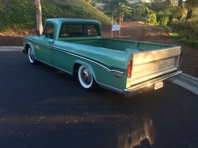 1971 Green Dodge D100 Pickup