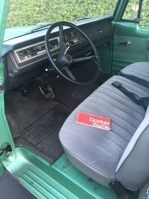 1971 Green Dodge D100 Pickup