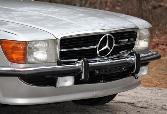 1971 Silver Mercedes-Benz SL-Class roadster
