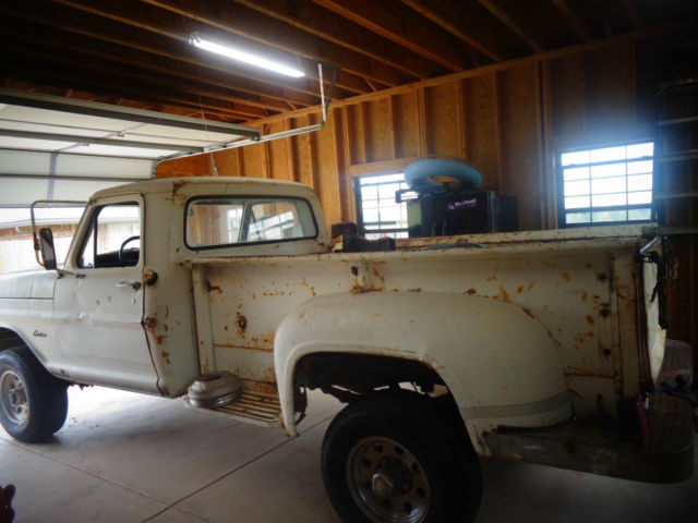1971 White Ford F-250 Reg Cab