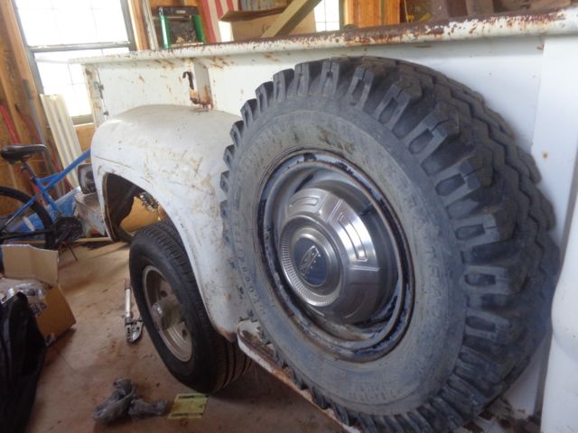 1971 White Ford F-250 Reg Cab