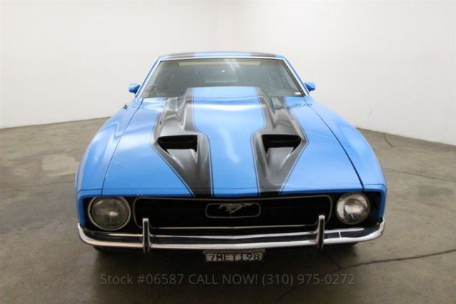 1971 Blue Ford Mustang